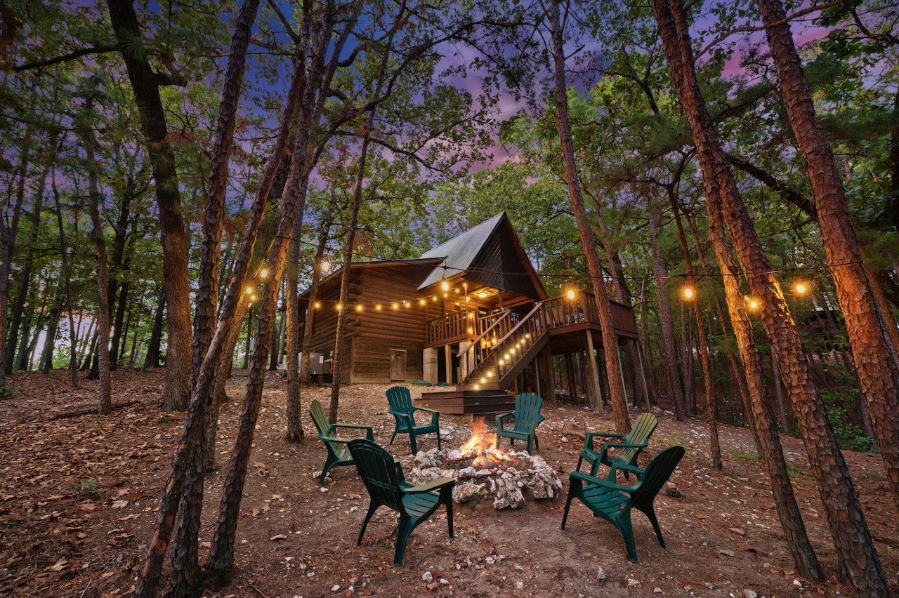 Arrowhead Cabin living room